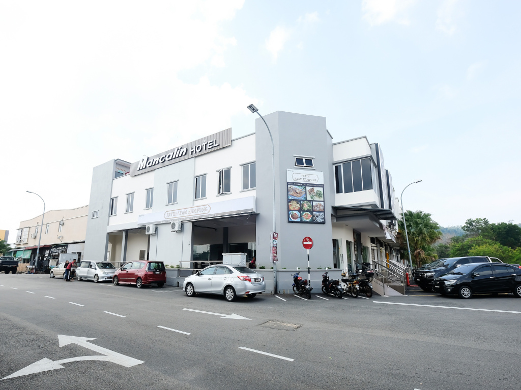 Super OYO 43935 Mancalin Hotel in Indera Mahkota