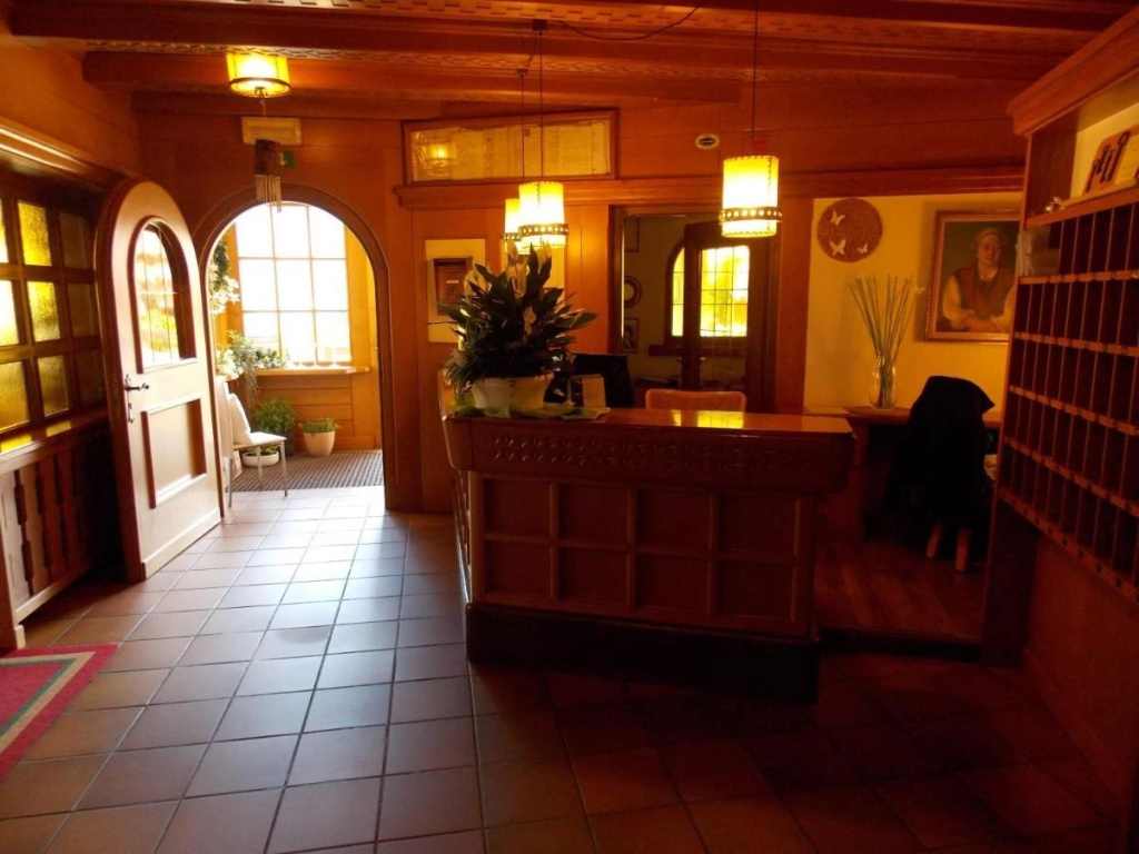 Lobby & Reception