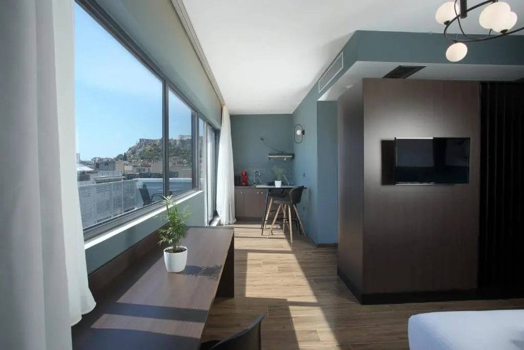 Deluxe Double room with balcony and with city view (full double bed)