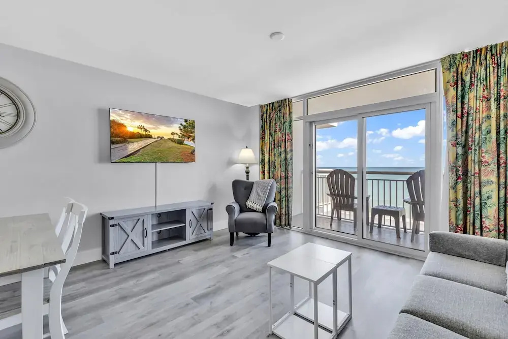 Standard room with balcony and beachfront