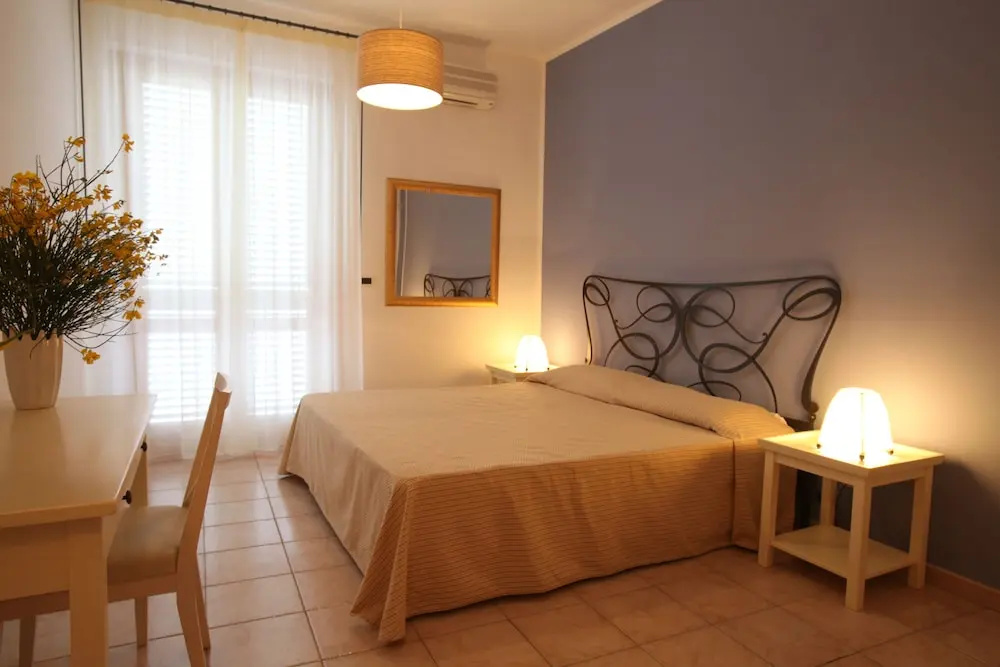 Standard Double room with balcony and with partial sea view (full double bed)