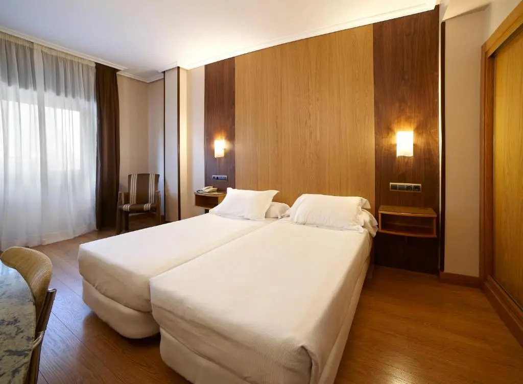 Hotel Zenit Dos Infantas - Chambres