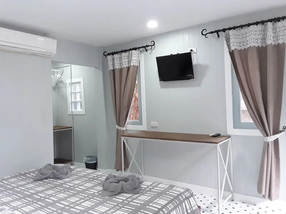 Deluxe Double Bungalow (full double bed)