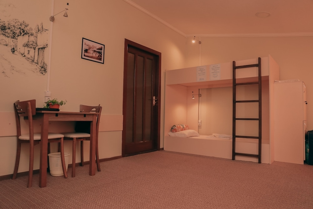 Somoni Hostel - фото 3