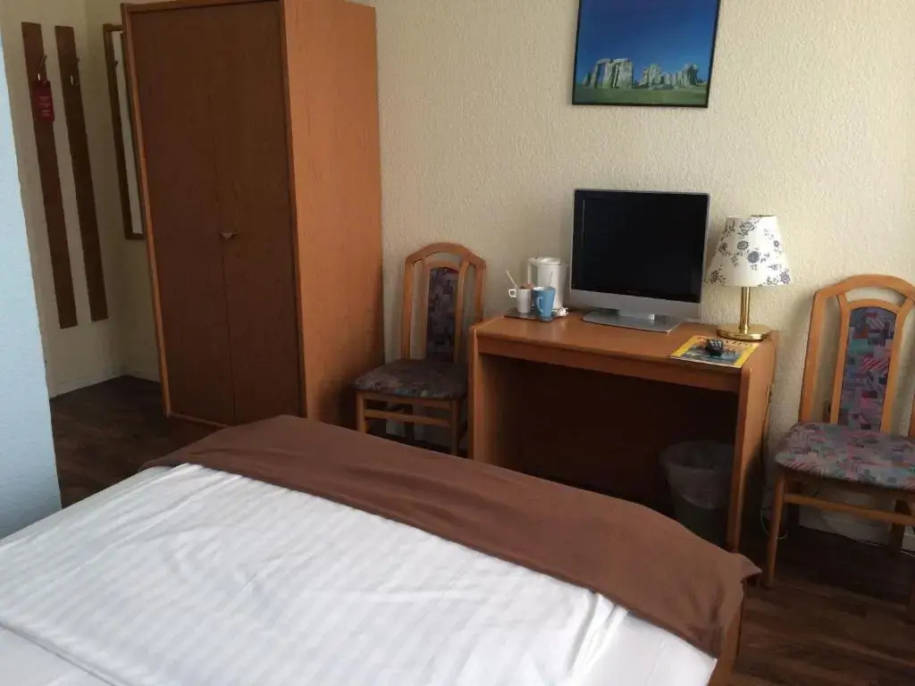 Standard Double room (full double bed)