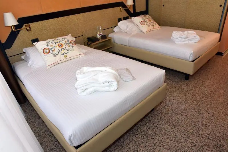Standard Double room (twin beds)