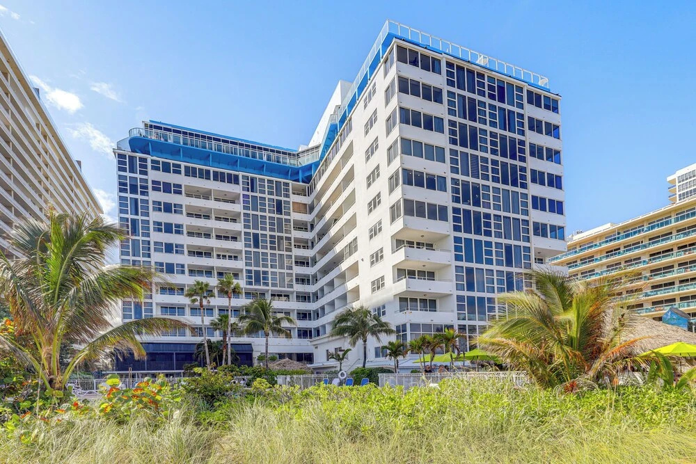 Steps to Sand! 10th-floor Ocean Manor Unit w/ Pool