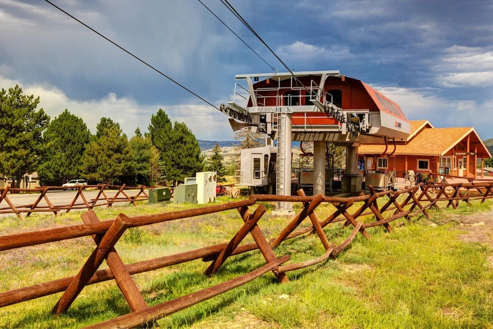3BR Park City Condo Steps from the Lift by RedAwning