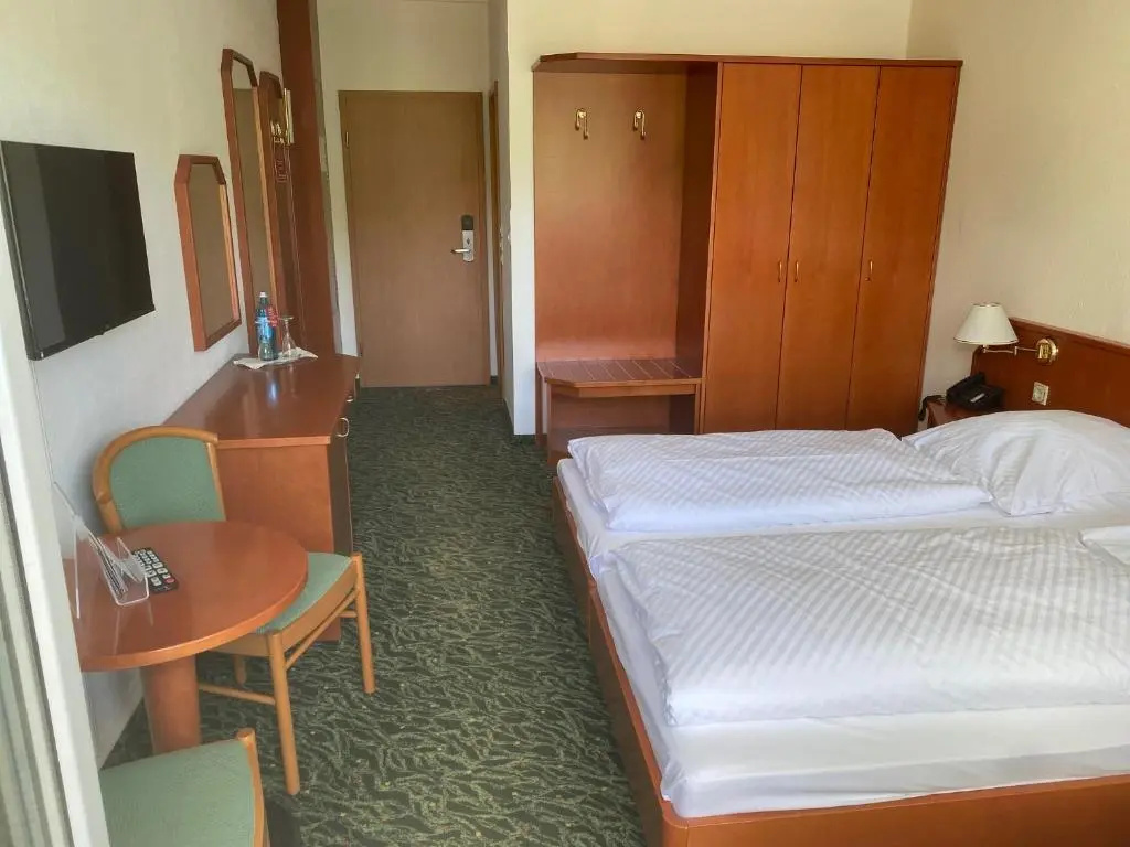 Standard Double room (full double bed)