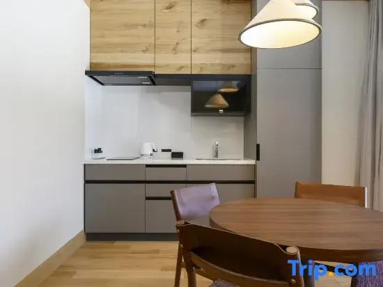 Yu Kiroro, Ski-In Ski-Out Luxury Residences