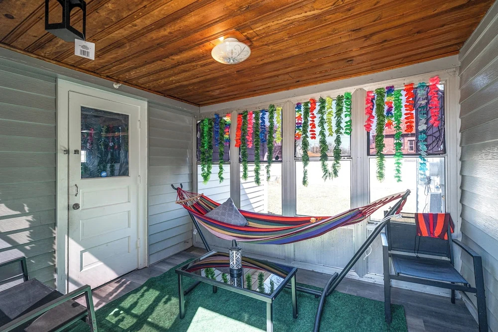 7 Mi to Lake Michigan: Milwaukee Vacation Rental