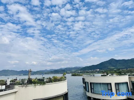Ningbo qianhuju Yifan Hotel