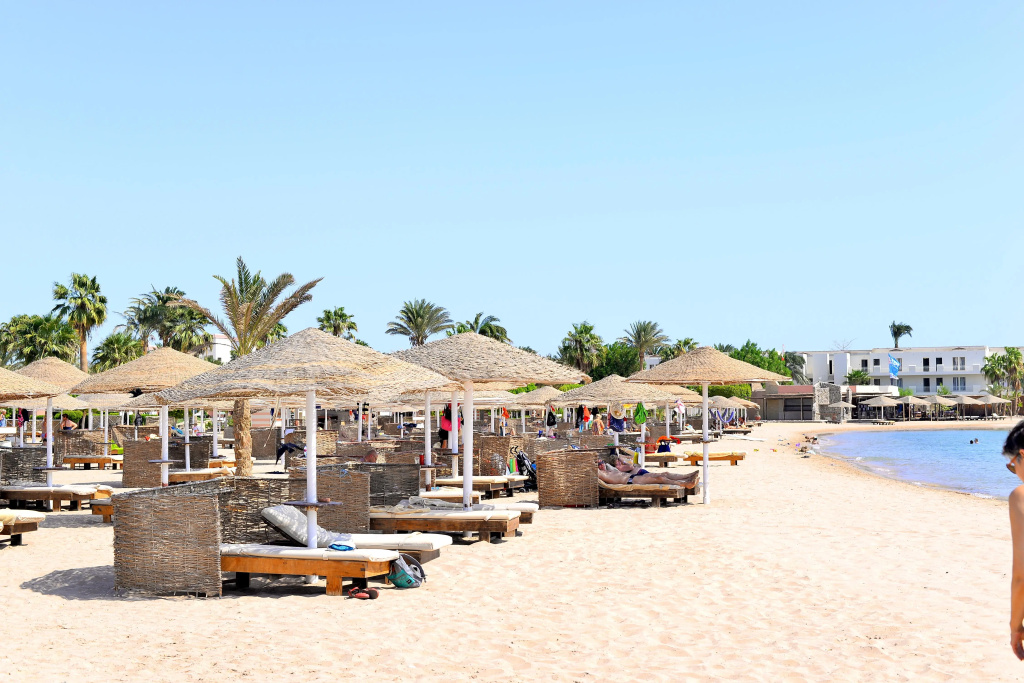 Eagle's Paradise Beach Resort Abu Soma — Safaga, Red Sea