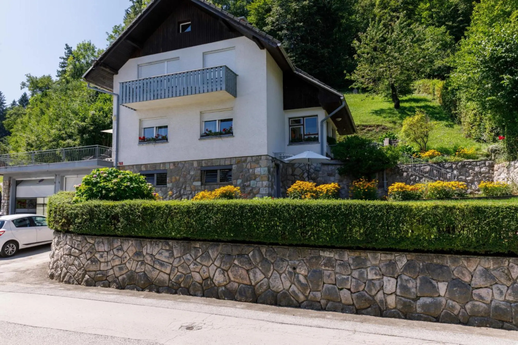 Apartment Mavrica Bled, quiet location, with a view of the lake