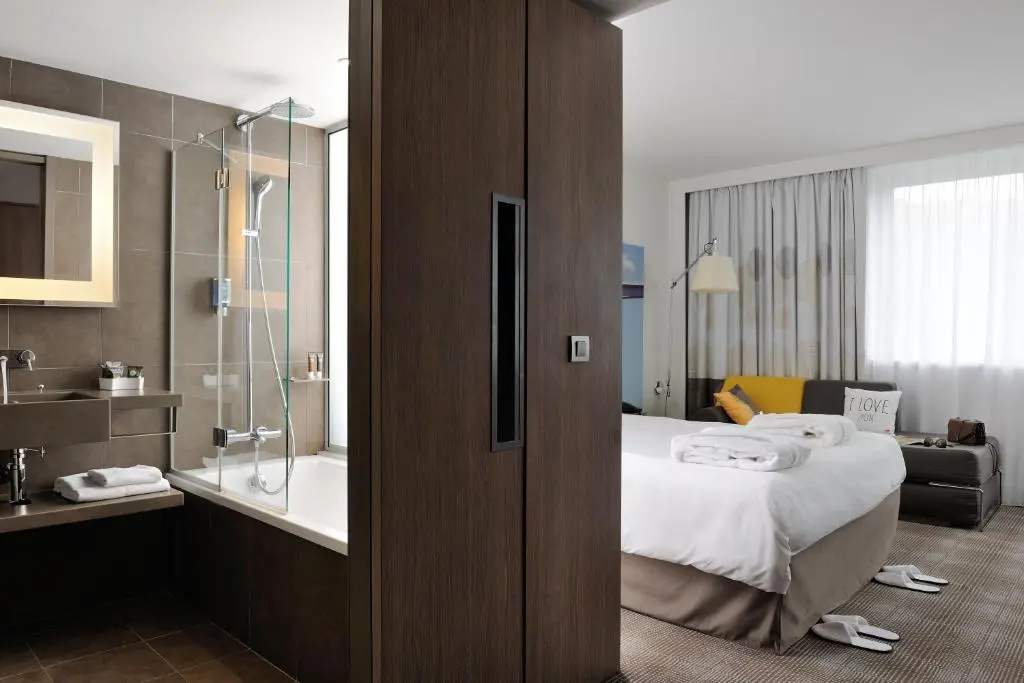 Executive Double room (full double bed)