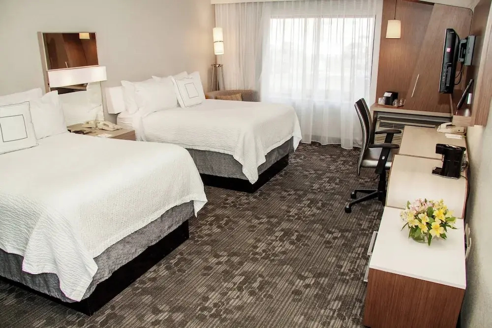 Double room with balcony (twin beds)