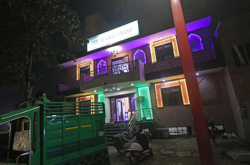 OYO 25115 Hotel Mughal Grand