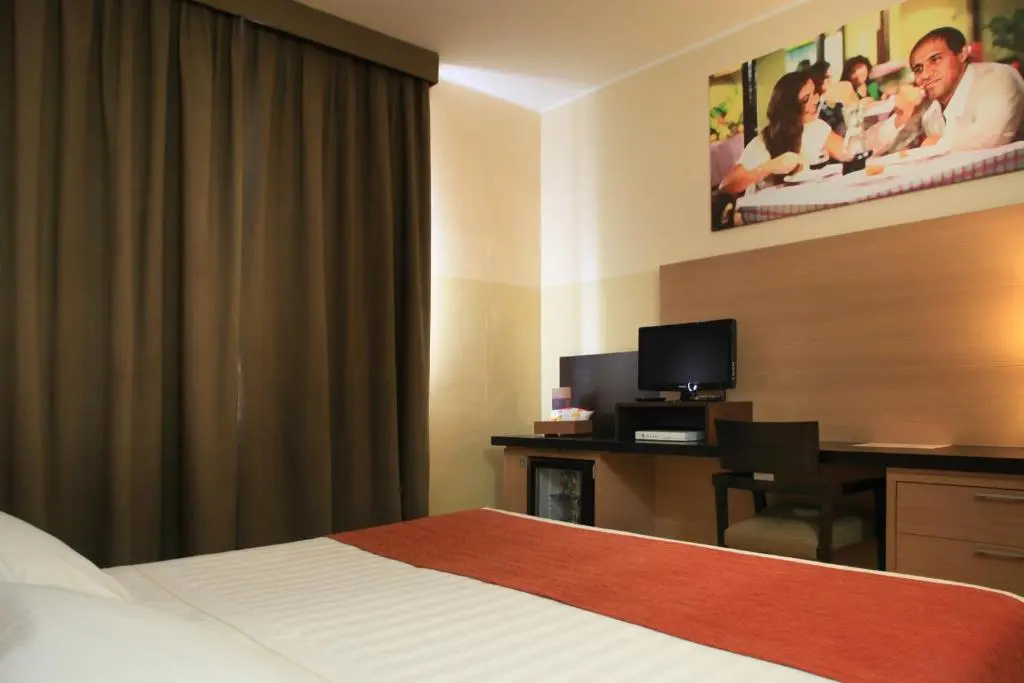 Double room (full double bed)