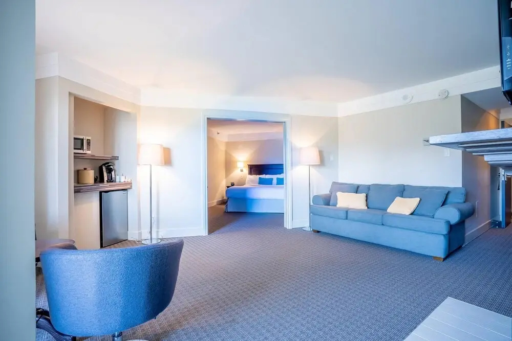 Double Suite with mountain view (full double bed)