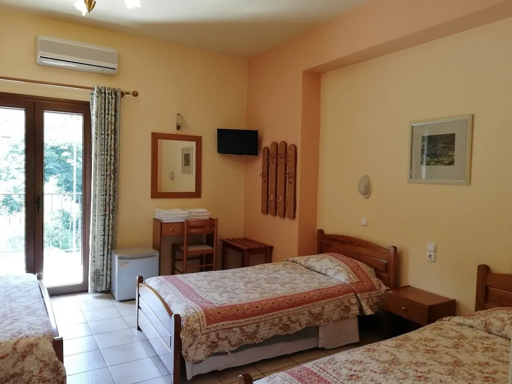 Standard Triple room with balcony