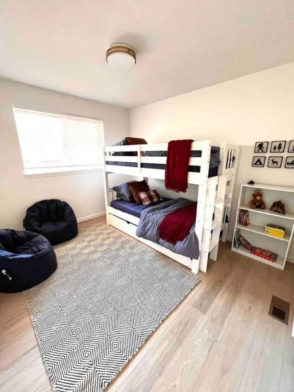 Olympic House: 3min from ONP w/ Sauna + Rec room — фото 5