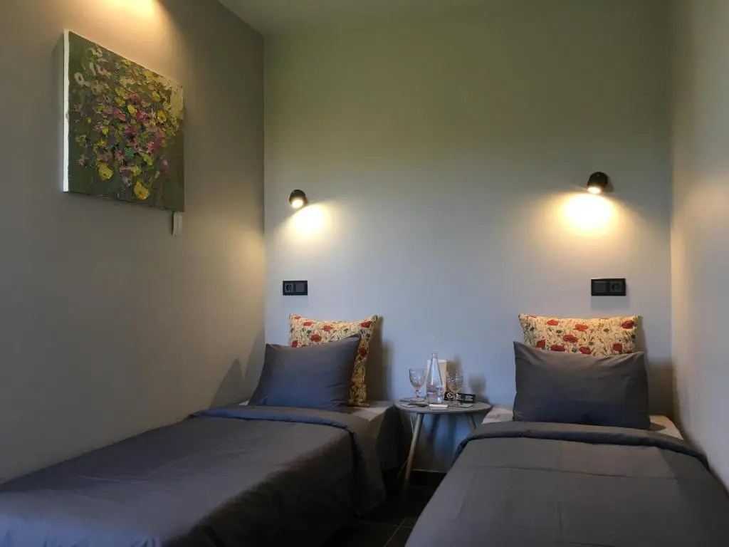 Economy room