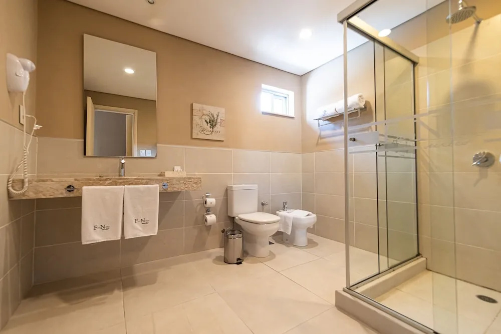 Double Suite (full double bed)