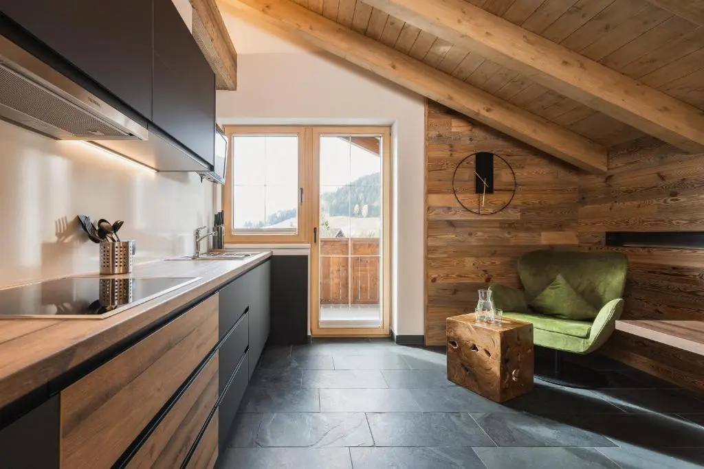 3 Bedrooms Apartment