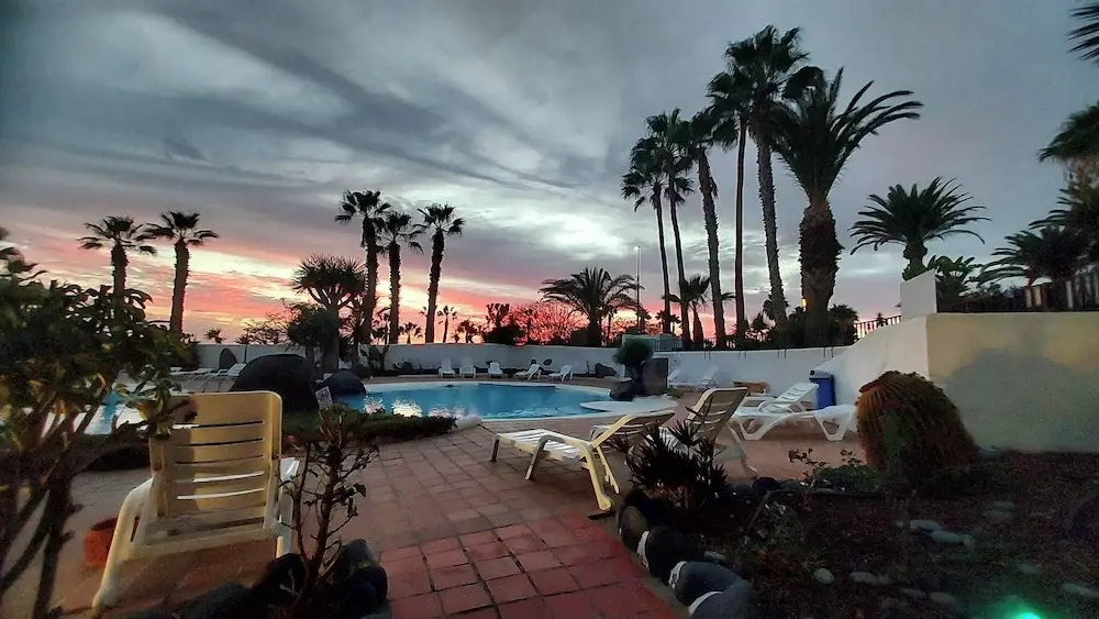 2 bed Apartment That Steps out on to the Pool