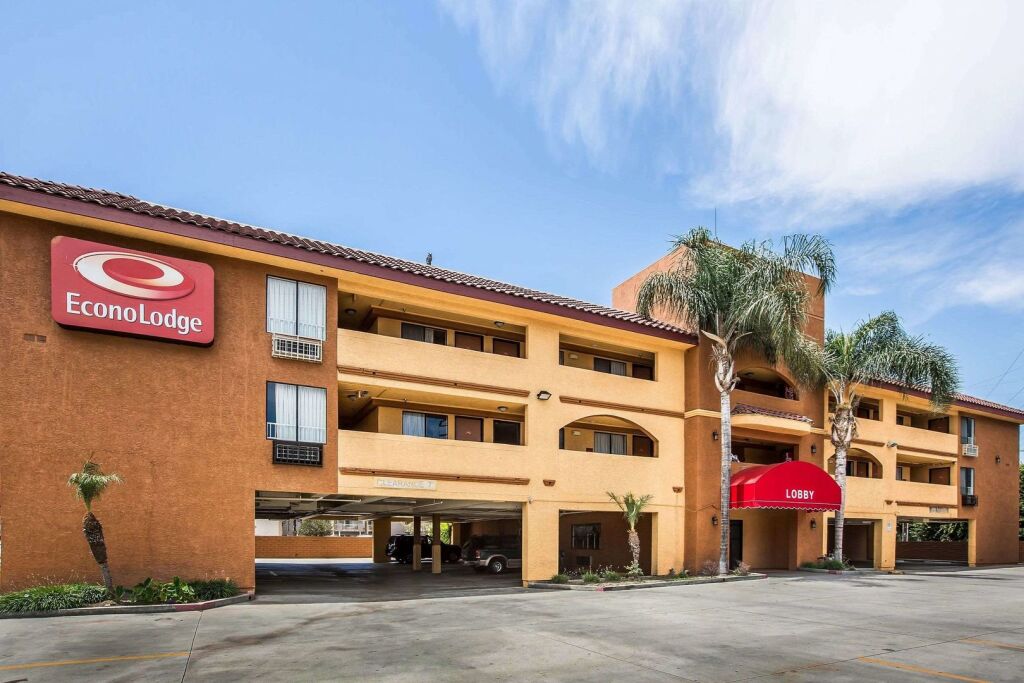 Pico Rivera Inn & Suites image