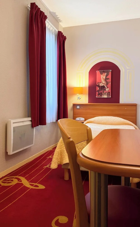 Economy room
