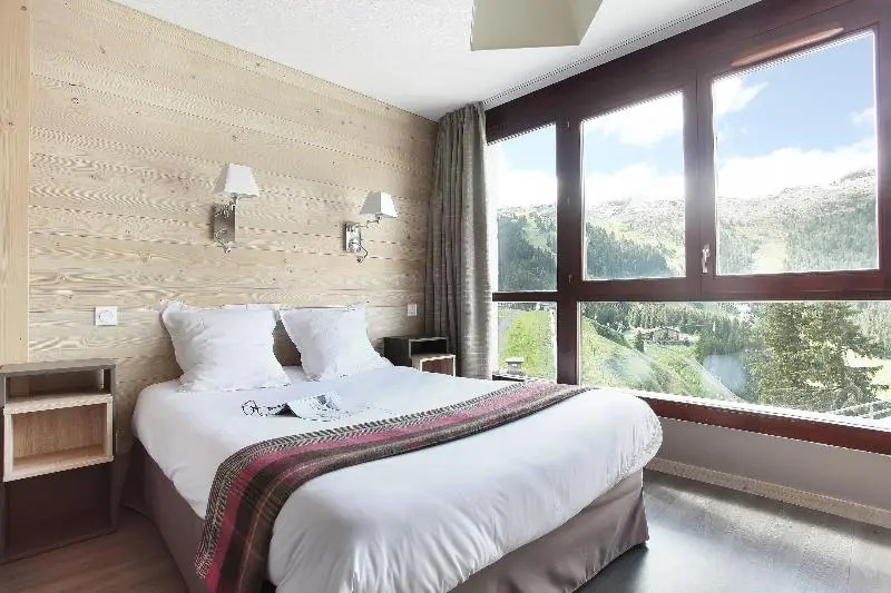 2 Bedrooms Bed in Dorm with balcony