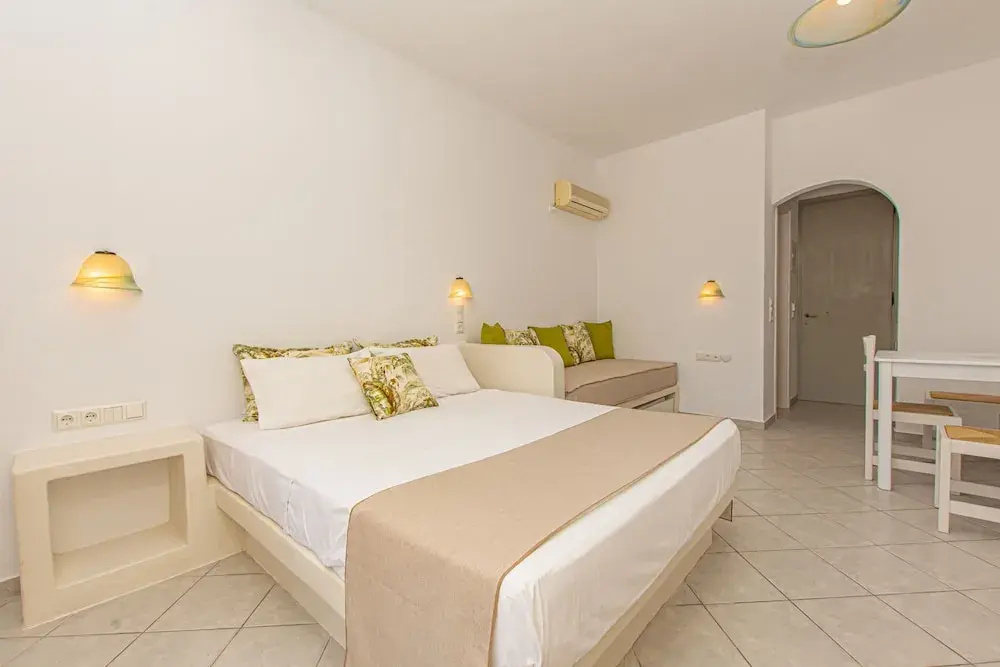 Economy room