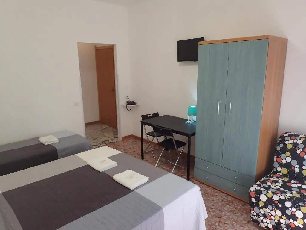 Economy Triple room