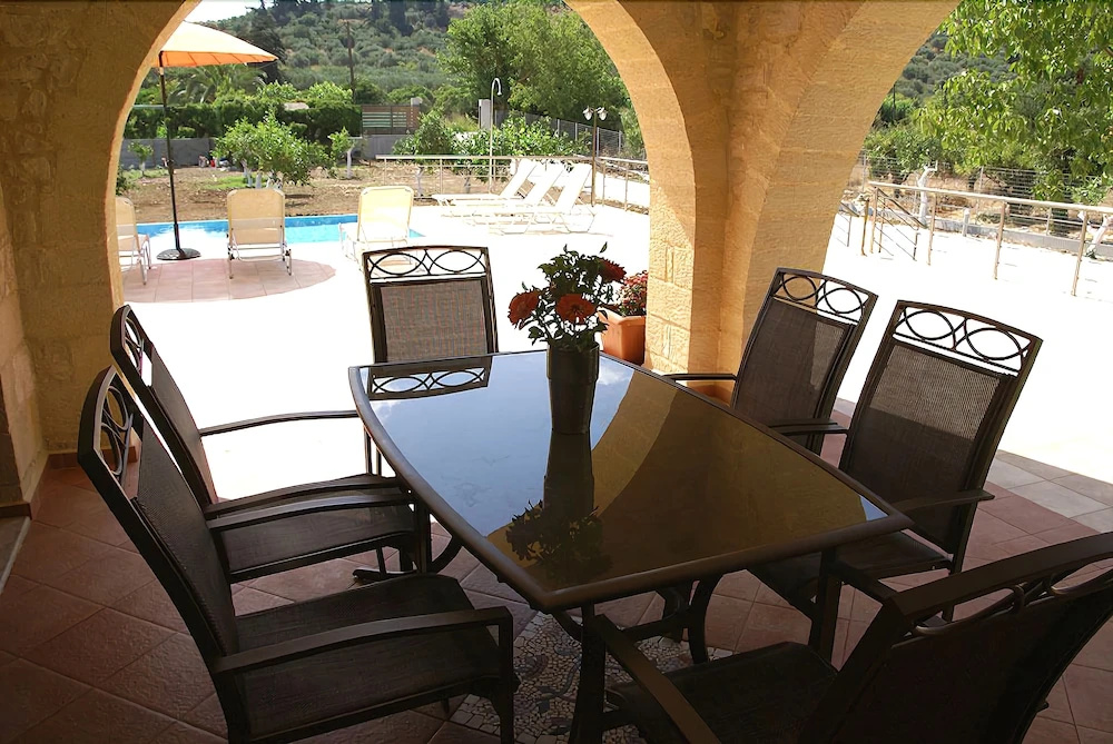 Villas Kalives