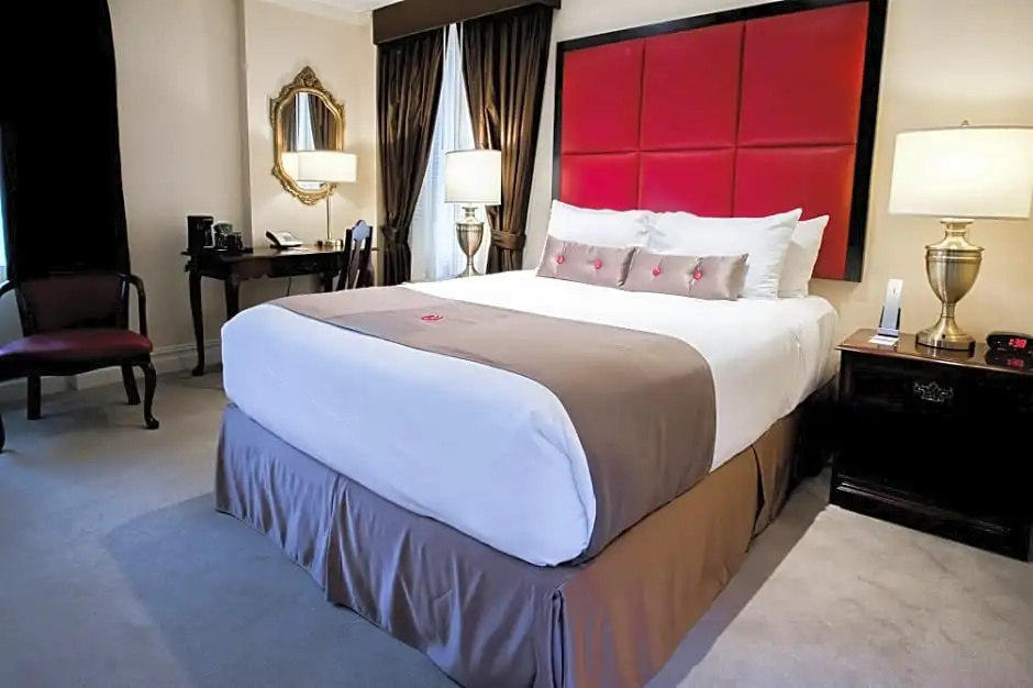 Deluxe Double room (full double bed)
