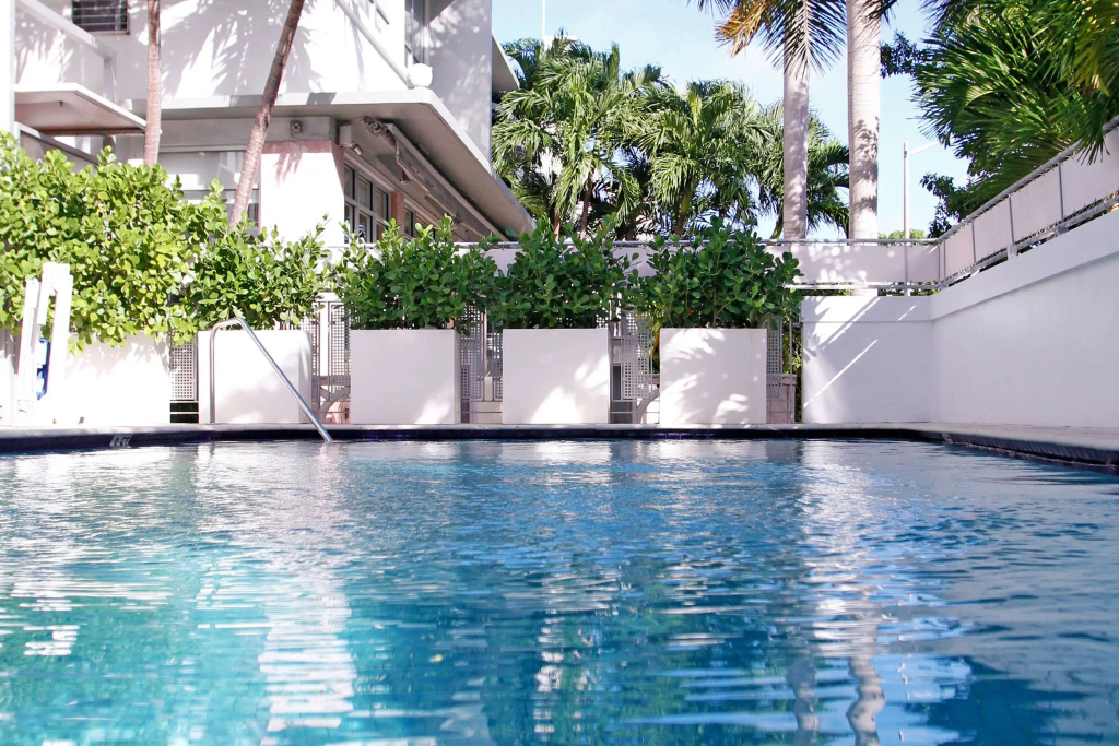 Crest Hotel Suites - 5