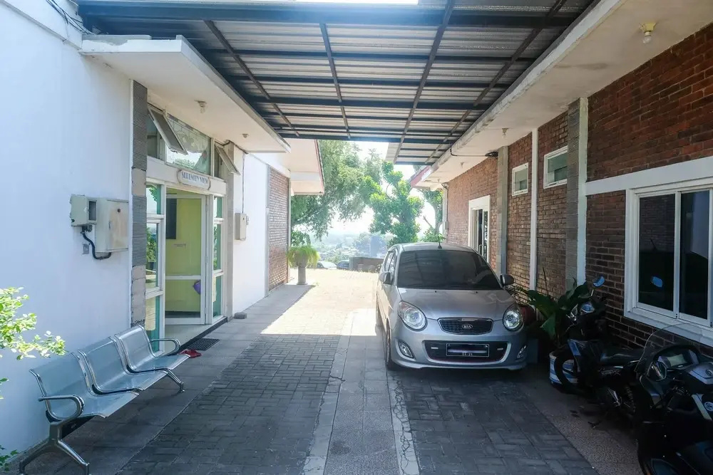 RedDoorz Near Exit Tol Krapyak Semarang 3