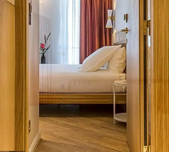 Deluxe Single room
