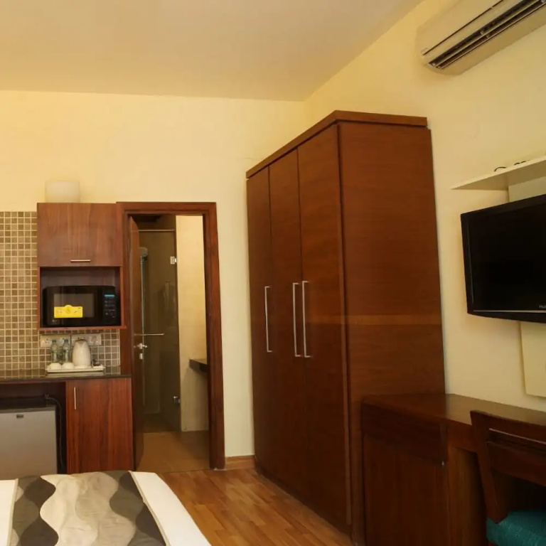Superior Double Suite with balcony (full double bed)