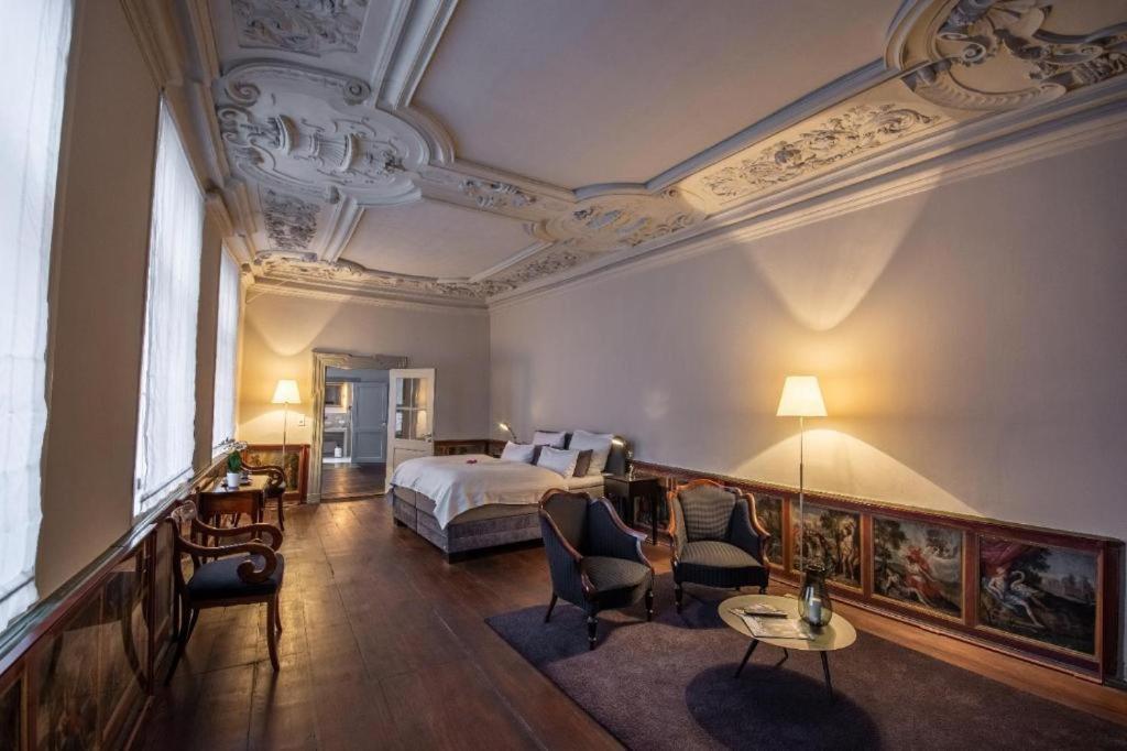 Hotel Anno 1216 by null