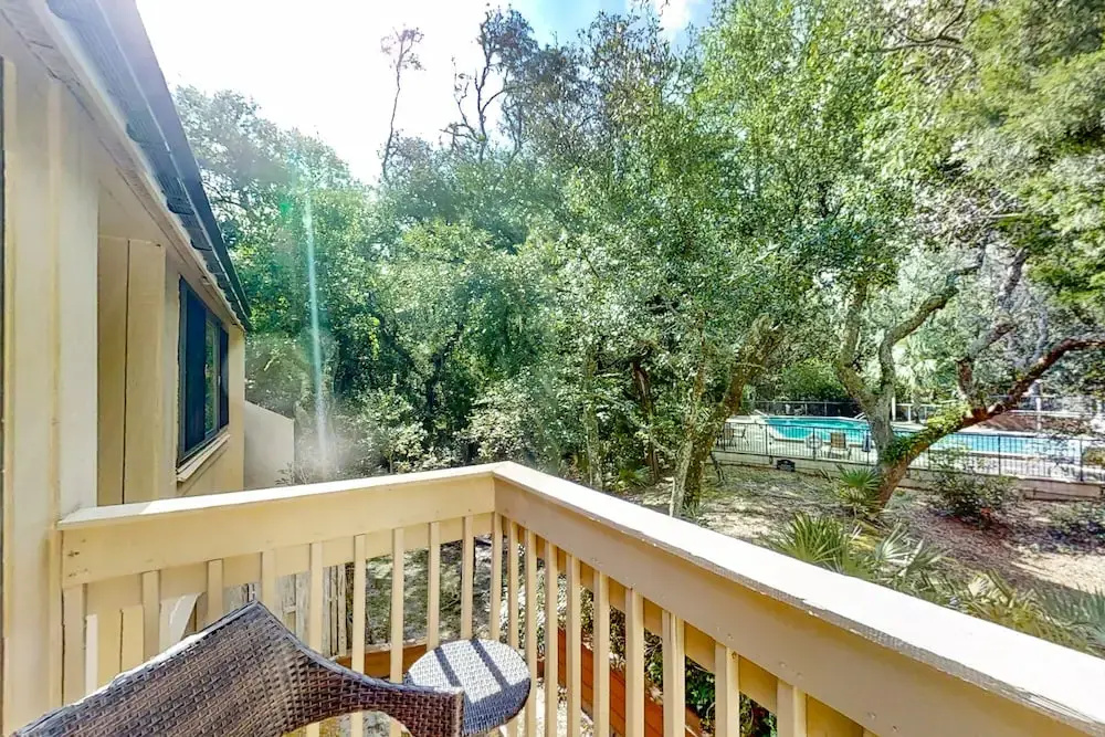 2-story Condo With On-site Pool, Private Patio, & W/D - Near Beach/golf