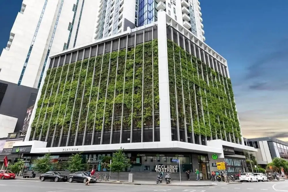 A Cozy 2BR Apt With Panoramic Views, Free Parking in Melbourne