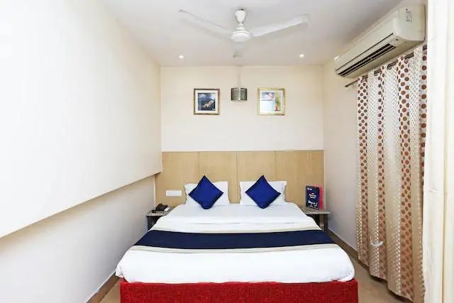 Royal Double Suite with city view full double bed