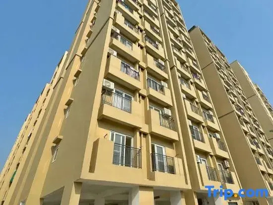 Modern Studio Near Bombay Hospital |Juliet Balcony