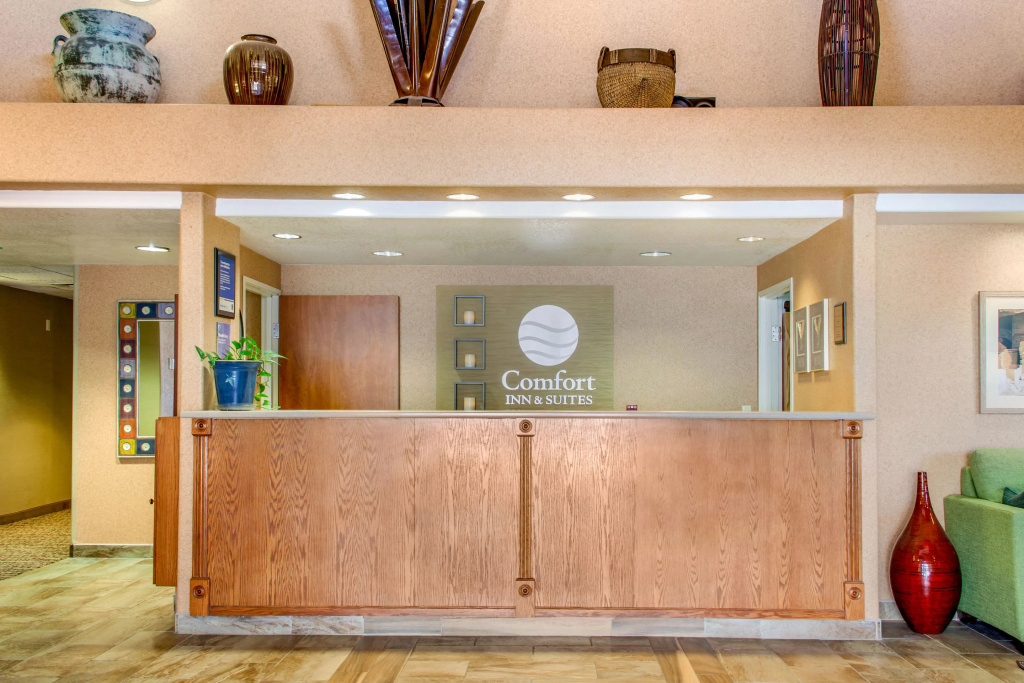 Lobby & Reception