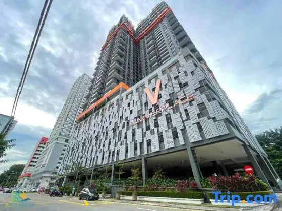 VSummer Suites by RR JBcity