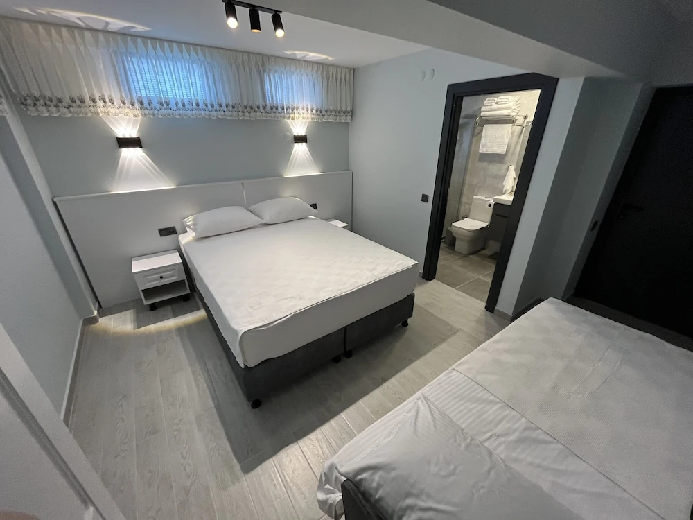 Economy room
