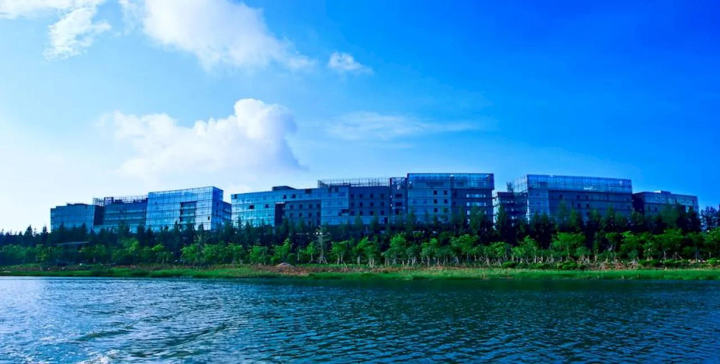Beach & Waterfront
