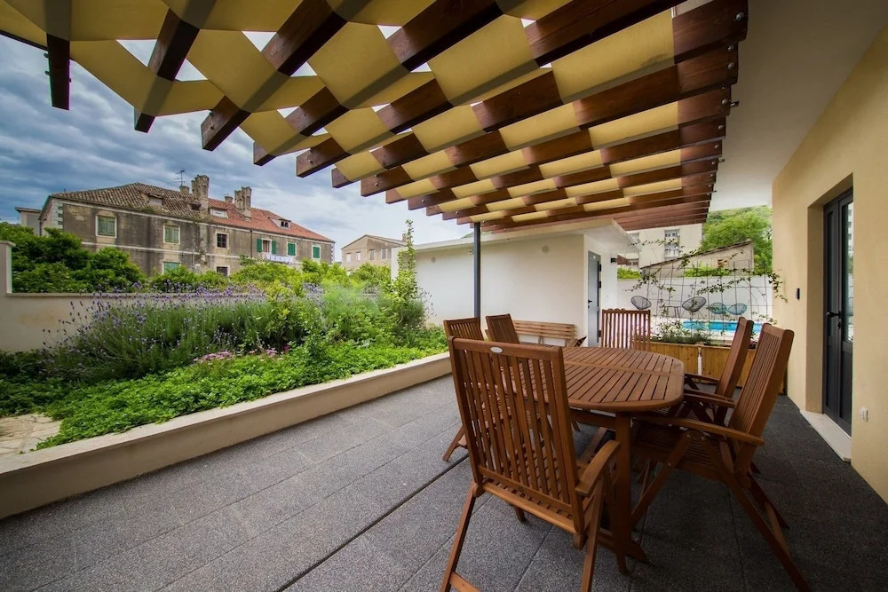 Bella Vista Suites